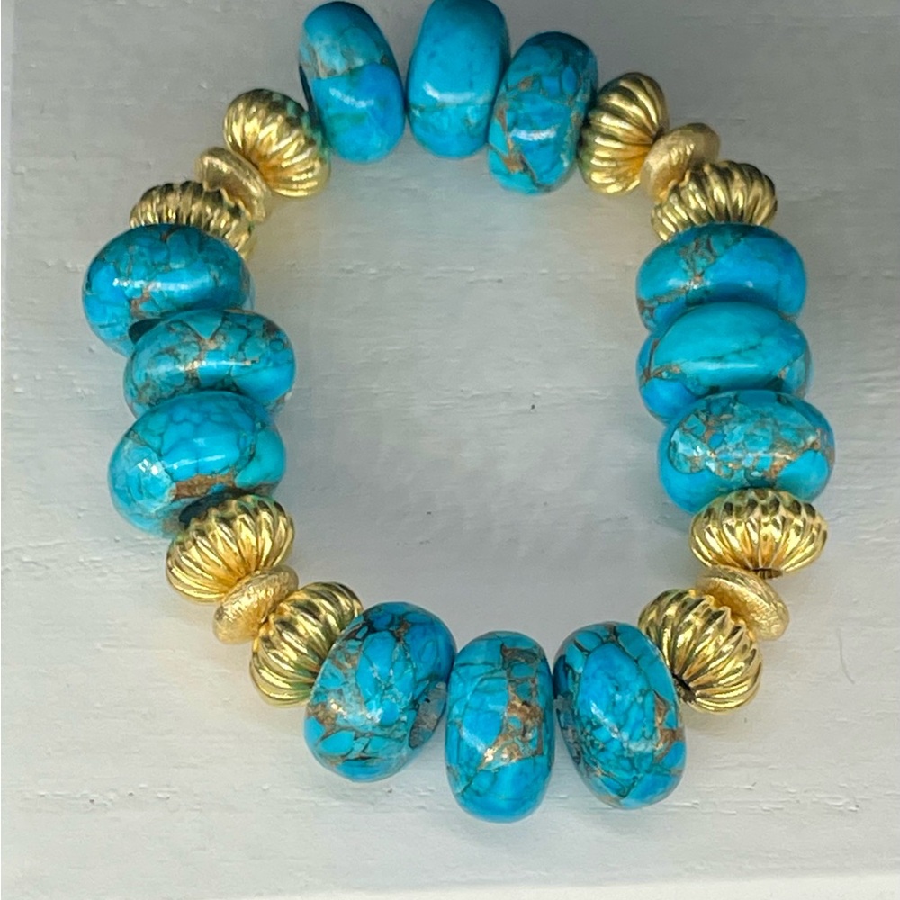 Elegant Turquoise and Gold Beaded Bracelet